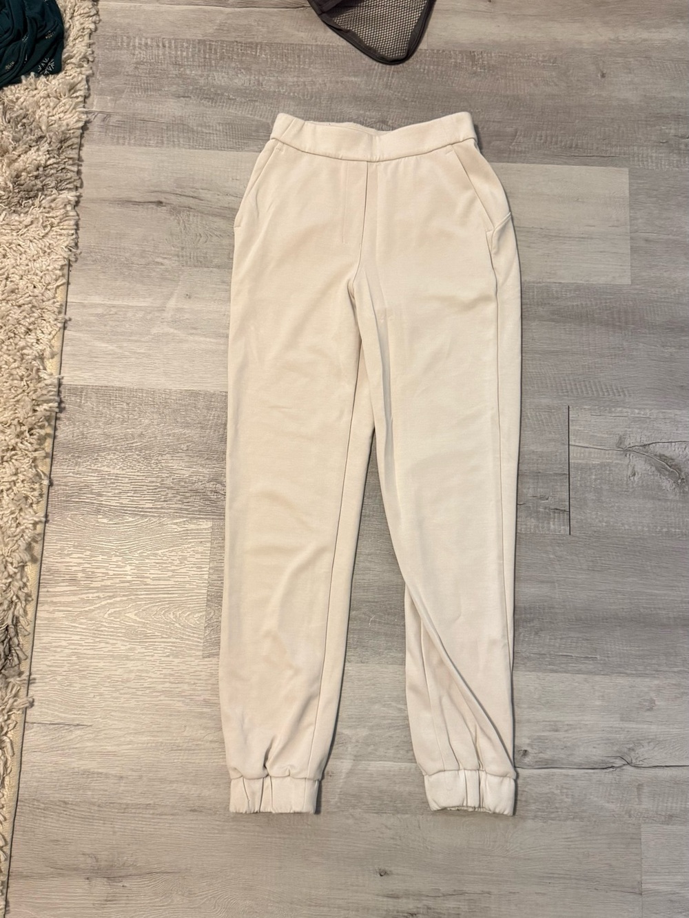 Lululemon Stretch High-Rise Jogger
Full Length size 2